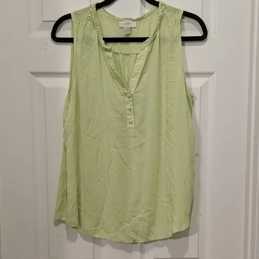 Ann Taylor Loft sleeveless blouse Sz L